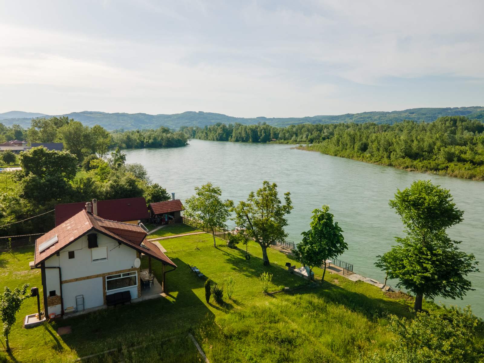 vikendica na Drini u Banji Koviljači